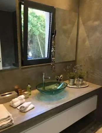 Oasis - W Pool Near Centre Cascais