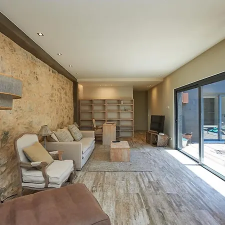 Villa Oasis - W Pool Near Centre *