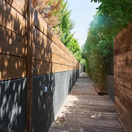 Oasis - W Pool Near Centre *