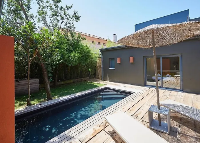 Oasis - W Pool Near Centre Cascais